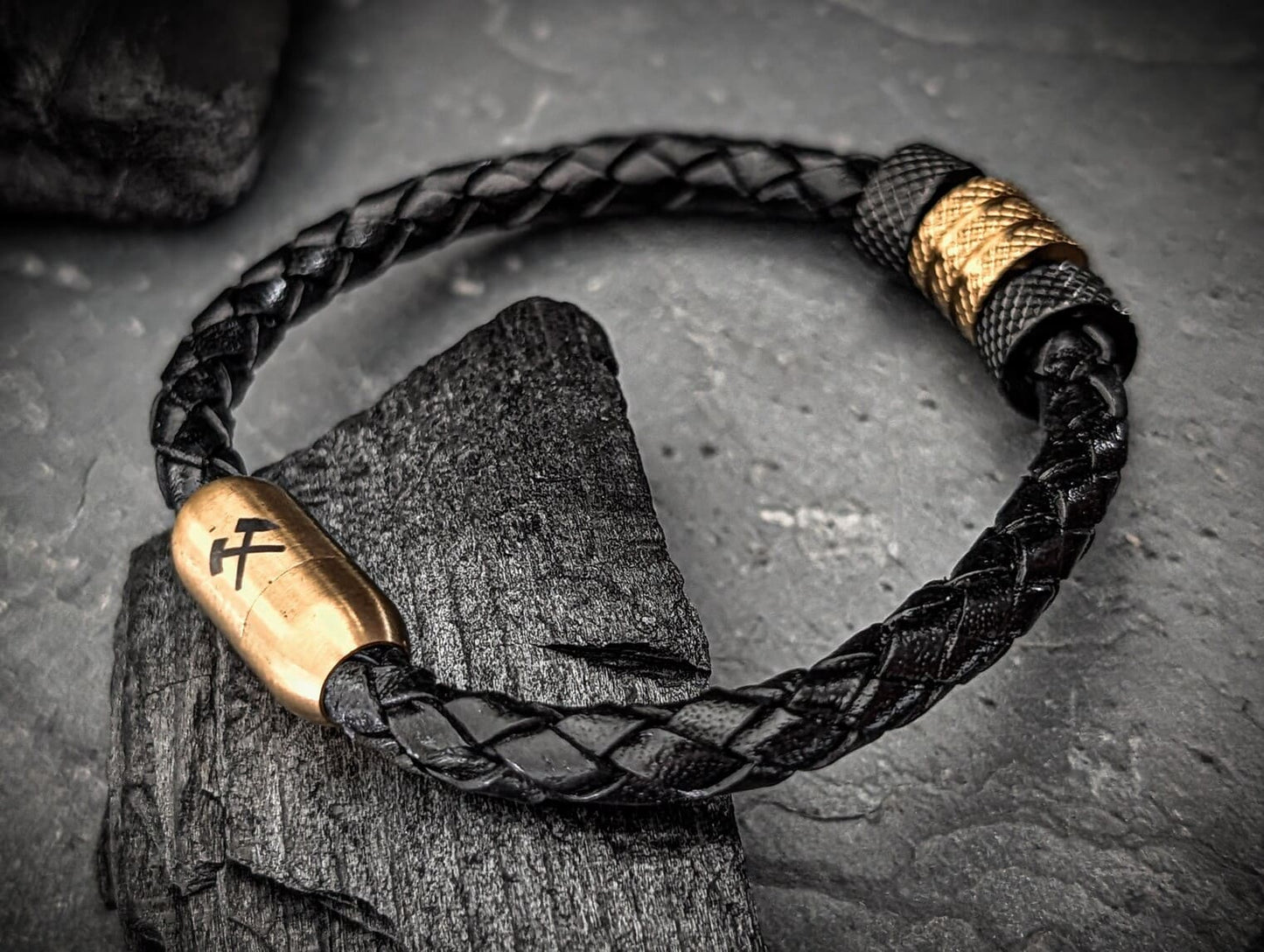 PottArmband Carl – Geflochtenes Lederarmband mit goldfarbenem Magnetverschluss Schlägel & Eisen Art.Nr. 1414