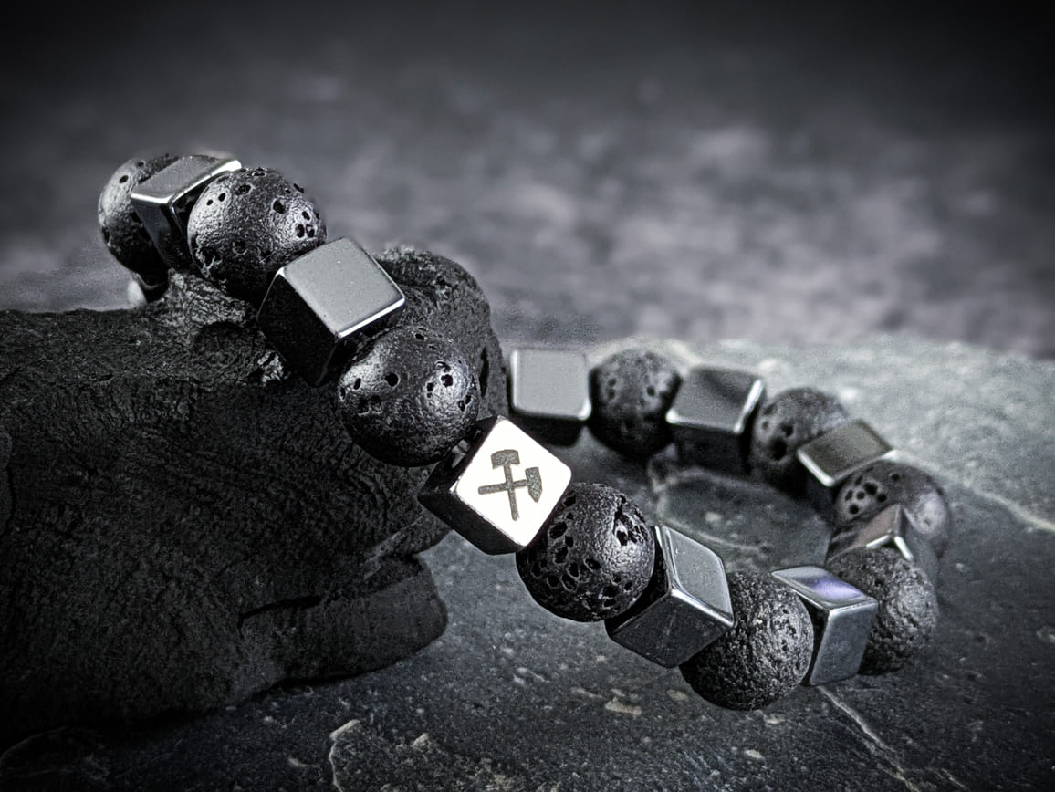 Ruhrgebiet Armband "Zeche", "Schlägel & Eisen" Lavaperlen & Hämatitwürfel Art. Nr. 1092