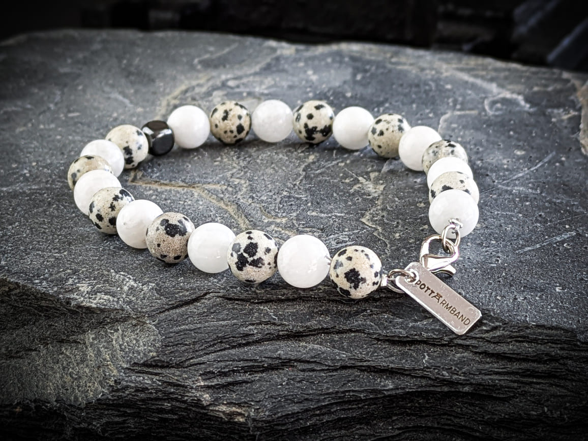 Ruhrgebiet Armband mit Mondstein-& Dalmatinerperlen Art. Nr. 1069
