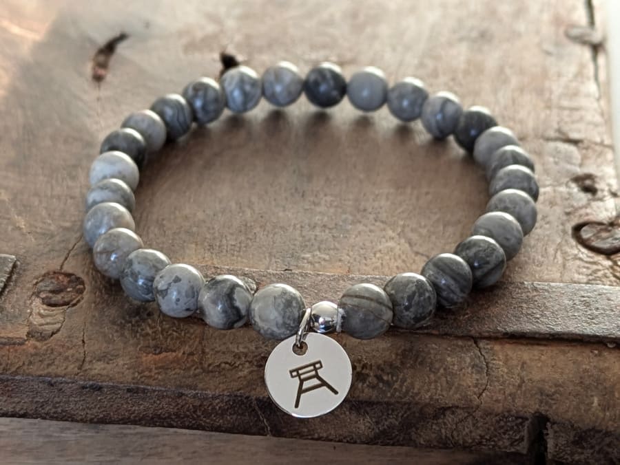 Ruhrgebiet Armband "Zeche", "Schlägel & Eisen"  mit Edelsteinperlen Grauer Seiden-Jaspis Art. Nr. 1029