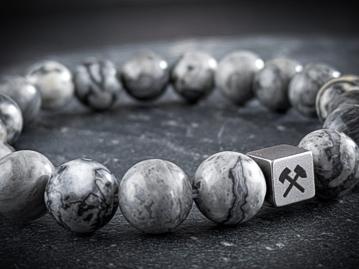 Ruhrgebiet Armband mit grauen Seiden Jaspis Perlen & Edelstahlwürfel Art. Nr. 1151